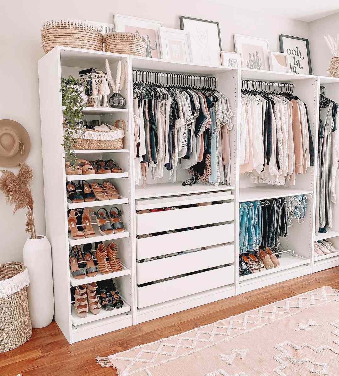 Cleaning and Organizing Your Closet: A Step-by-Step Guide